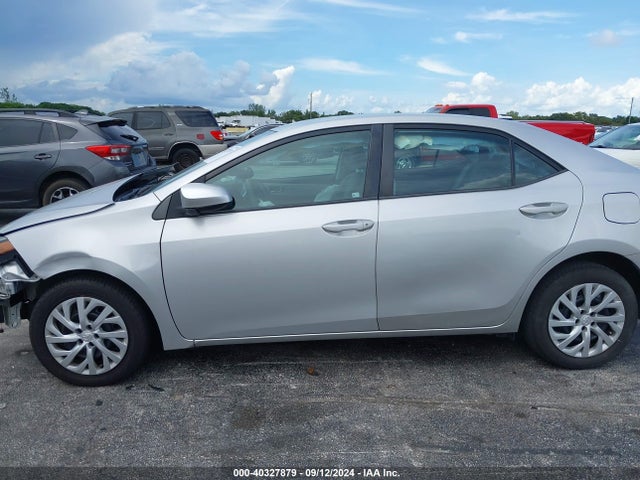 Toyota COROLLA LE 2018 2T1BURHE7JC058213 Image 15