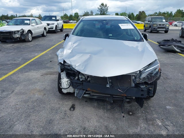 Toyota COROLLA LE 2018 2T1BURHE7JC058213 Image 6