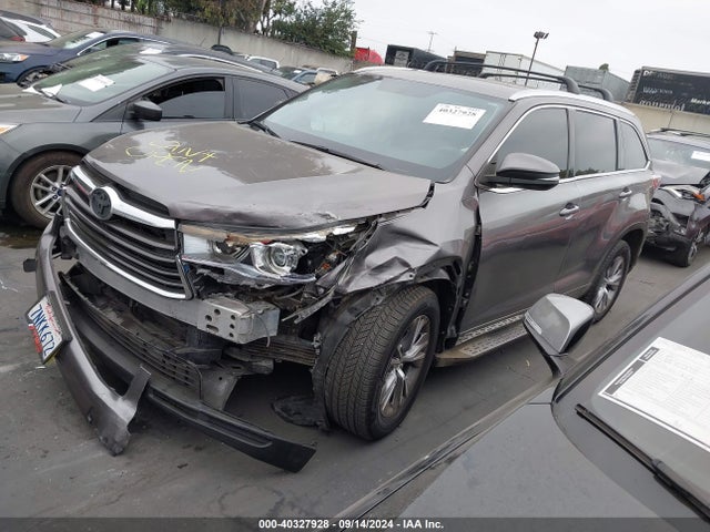 Toyota Highlander Xle V6 2015 5TDKKRFH4FS111029 Image 2