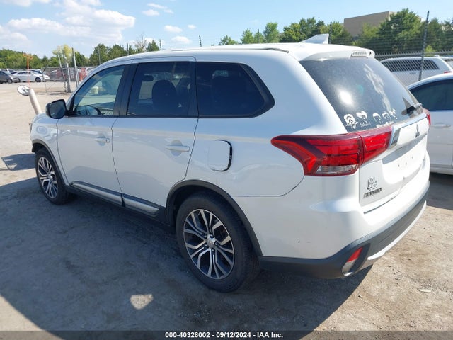2017 MITSUBISHI OUTLANDER JA4AD2A35HZ052609 Photo 2