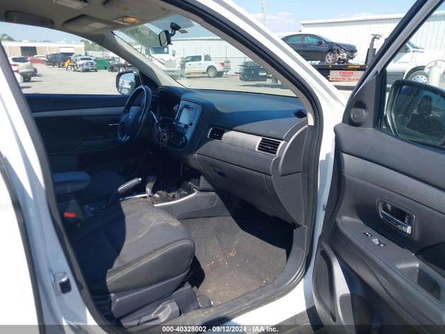 2017 MITSUBISHI OUTLANDER JA4AD2A35HZ052609 Photo 4