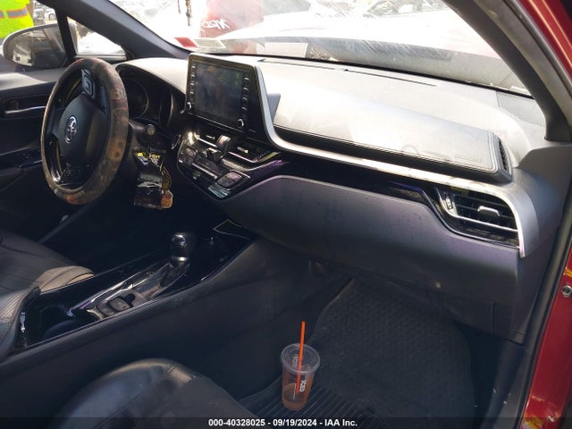 Toyota C-HR XLE 2019 NMTKHMBX9KR077340 Image 5