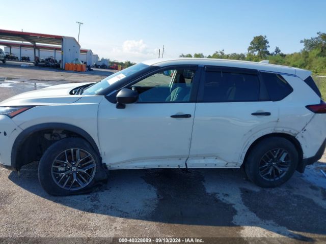 5N1AT3AA0MC799153 Nissan Rogue S Fwd