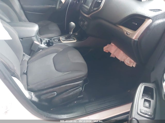 Jeep Cherokee Latitude 2016 1C4PJMCS5GW341529 Image 5