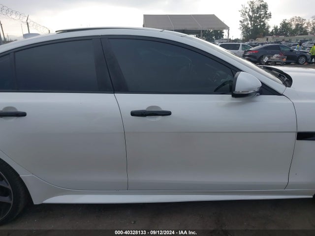 SAJAF4BV1HA969414 Jaguar Xe 35t R-sport