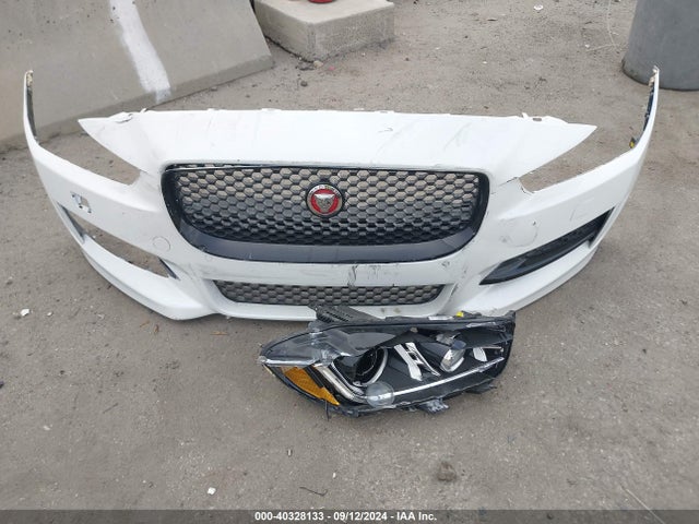SAJAF4BV1HA969414 Jaguar Xe 35t R-sport