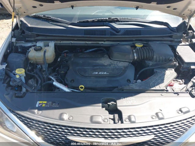 Chrysler Pacifica Touring Plus/touring-l 2017 2C4RC1BG3HR720411 Image 10