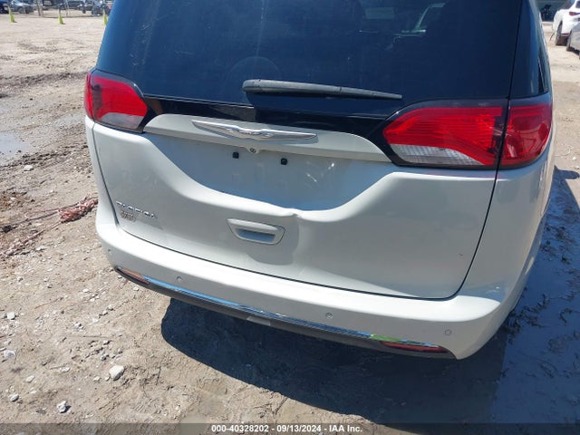 Chrysler Pacifica Touring Plus/touring-l 2017 2C4RC1BG3HR720411 Image 6