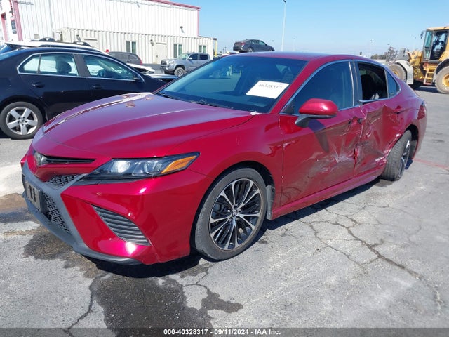 Toyota CAMRY SE 2018 4T1B11HK2JU510065 Image 2