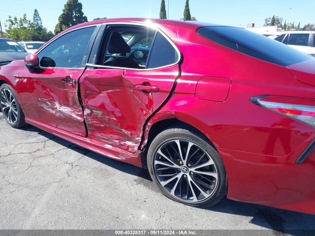 Toyota CAMRY SE 2018 4T1B11HK2JU510065 Image 6