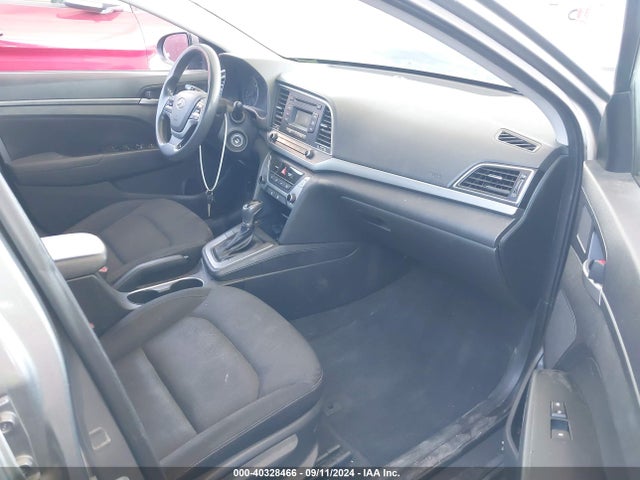 Hyundai ELANTRA SE 2018 KMHD74LF0JU632622 Image 5