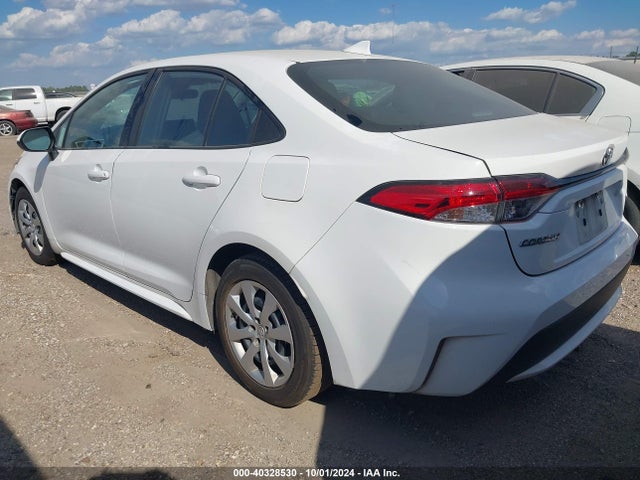 Toyota COROLLA LE 2022 5YFEPMAE3NP286281 Image 3