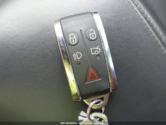 2010 JAGUAR XF SAJWA0HEXAMR69372 Photo 10