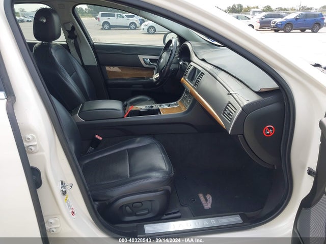 2010 JAGUAR XF SAJWA0HEXAMR69372 Photo 4