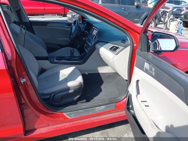 Hyundai SONATA SE 2019 5NPE24AF2KH776307 Image 5