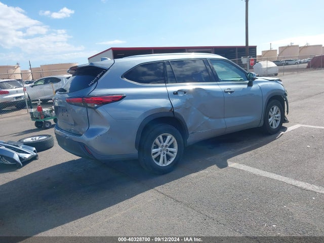Toyota Highlander Xle 2021 5TDGZRAH2MS034957 Image 4