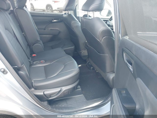 Toyota Highlander Xle 2021 5TDGZRAH2MS034957 Image 8