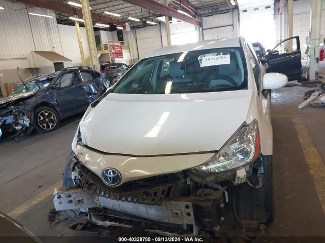 Toyota Prius V Four 2015 JTDZN3EU2FJ021005 Image 13