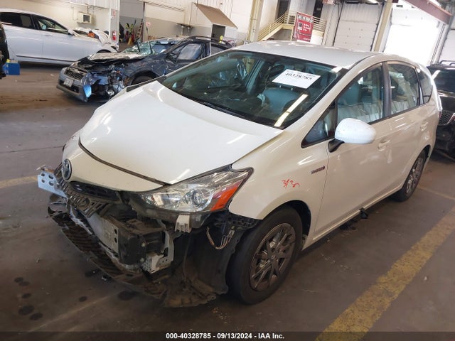 Toyota Prius V Four 2015 JTDZN3EU2FJ021005 Image 2