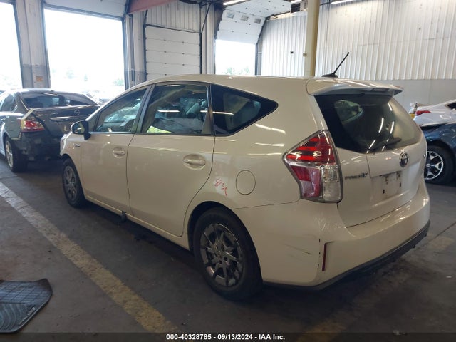 Toyota Prius V Four 2015 JTDZN3EU2FJ021005 Image 3