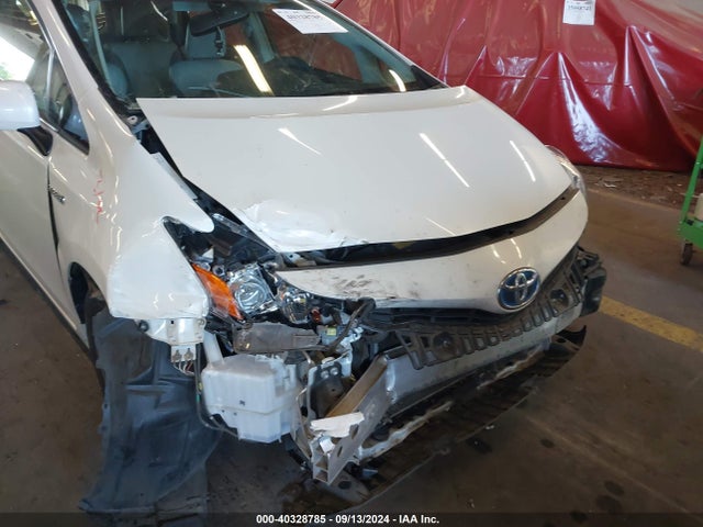 Toyota Prius V Four 2015 JTDZN3EU2FJ021005 Image 6