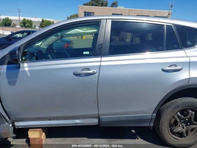 Toyota RAV4 LE 2018 JTMZFREV6JJ179526 Image 15