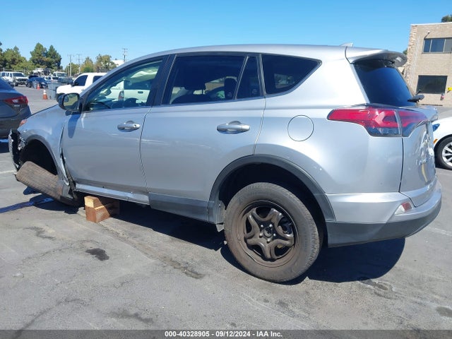 Toyota RAV4 LE 2018 JTMZFREV6JJ179526 Image 3