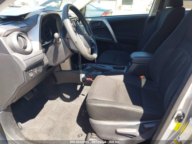 Toyota RAV4 LE 2018 JTMZFREV6JJ179526 Image 5