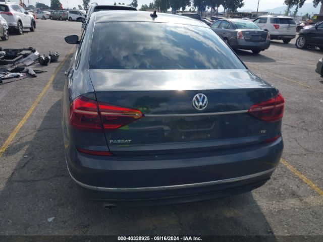 1VWDT7A3XHC028261 Volkswagen Passat 1.8t R-line