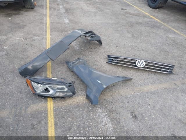 1VWDT7A3XHC028261 Volkswagen Passat 1.8t R-line