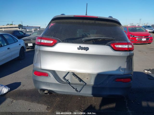 1C4PJLAB4HW641156 Jeep Cherokee Altitude Fwd