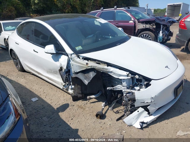 2021 TESLA MODEL 3 5YJ3E1EB5MF960596 Photo 0
