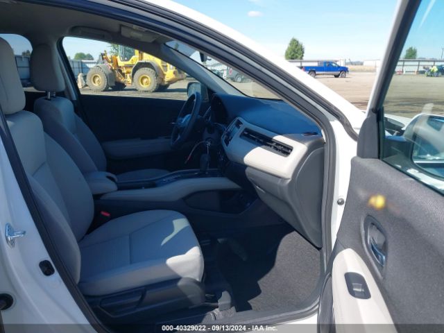 3CZRU6H31MM748332 Honda Hr-v Awd Lx