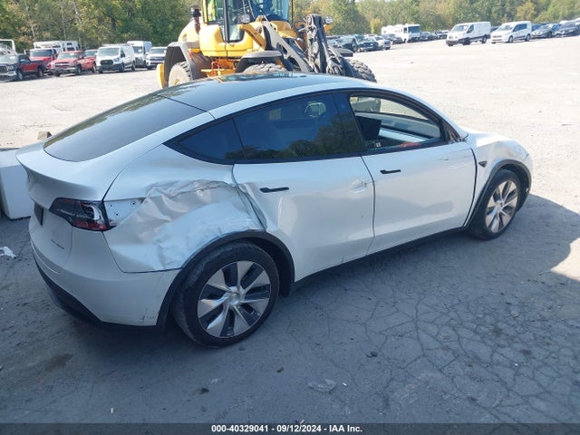 2021 TESLA MODEL Y 5YJYGDEE4MF069176 Photo 3