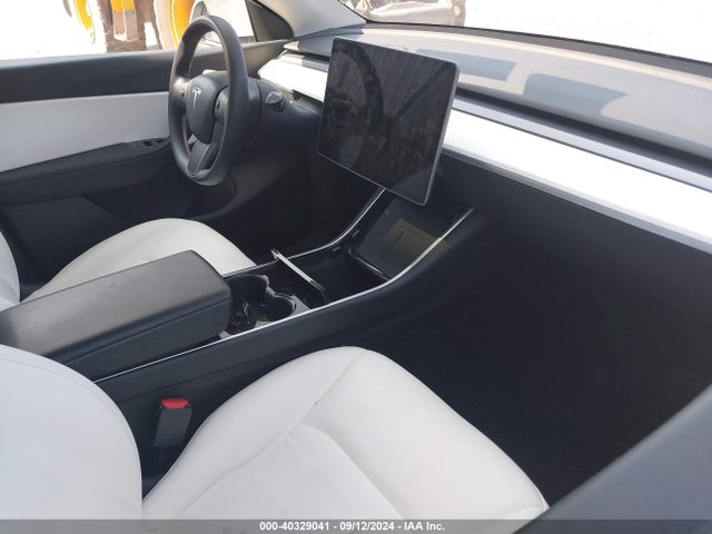 2021 TESLA MODEL Y 5YJYGDEE4MF069176 Photo 4