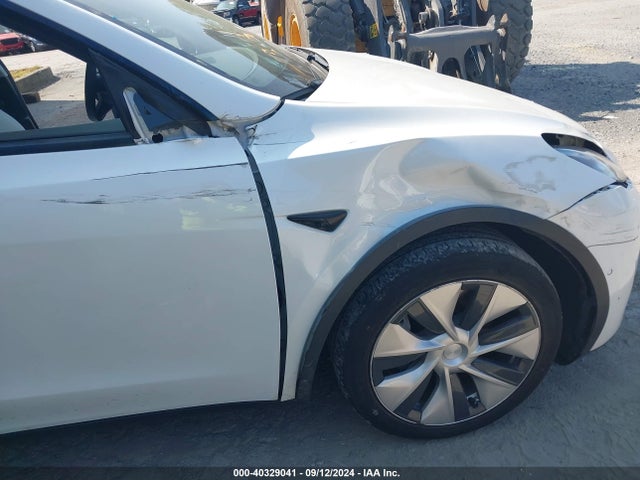 2021 TESLA MODEL Y 5YJYGDEE4MF069176 Photo 5