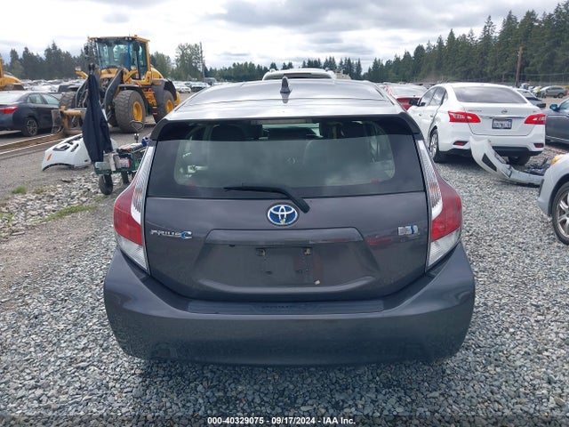 Toyota Prius C Four 2016 JTDKDTB31G1136387 Image 17