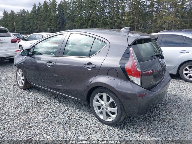 Toyota Prius C Four 2016 JTDKDTB31G1136387 Image 3