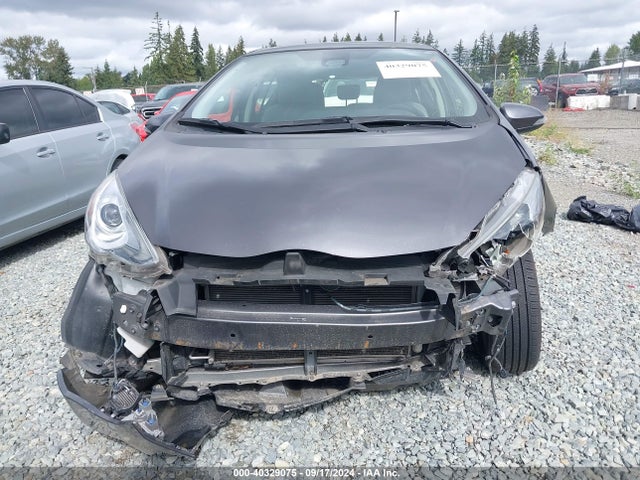 Toyota Prius C Four 2016 JTDKDTB31G1136387 Image 6