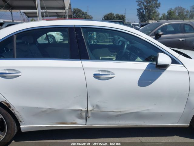 WDD3G4EB4KW017805 Mercedes-Benz A 220