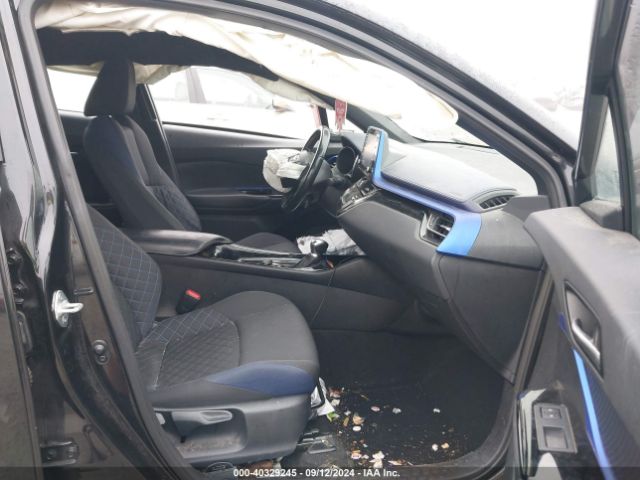 NMTKHMBX8MR130788 Toyota C-HR XLE