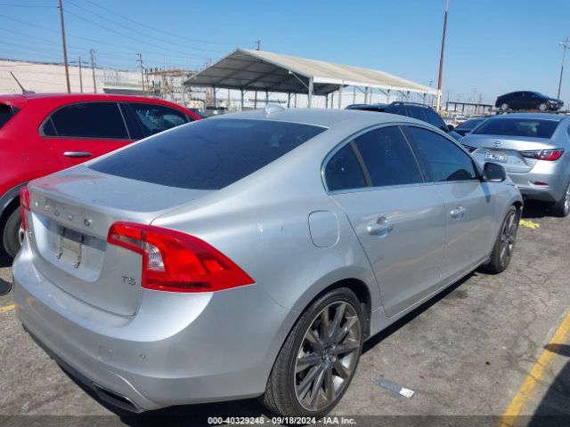 YV126MFK1F2361459 Volvo S60 T5 Premier