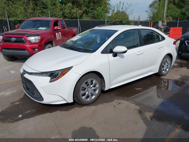 Toyota COROLLA LE 2022 5YFEPMAE5NP319846 Image 2