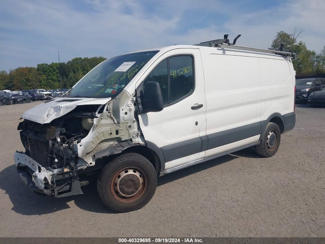 Ford Transit-150 2018 1FTYE1YM6JKB35703 Image 2