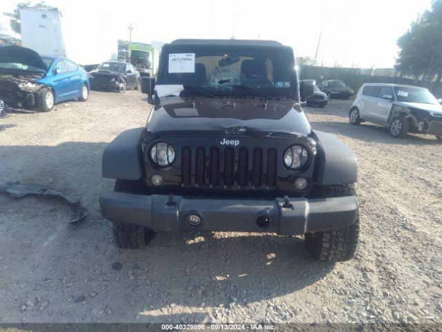 1C4BJWDG2HL710611 Jeep Wrangler Unlimited Sport 4x4