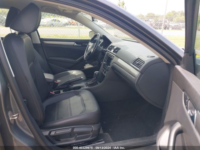 1VWAT7A34FC096569 Volkswagen Passat 1.8t Limited Edition