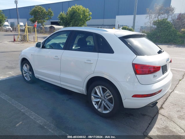WA1BCCFS9JR007904 Audi Q3 2.0t Premium/2.0t Sport Premium