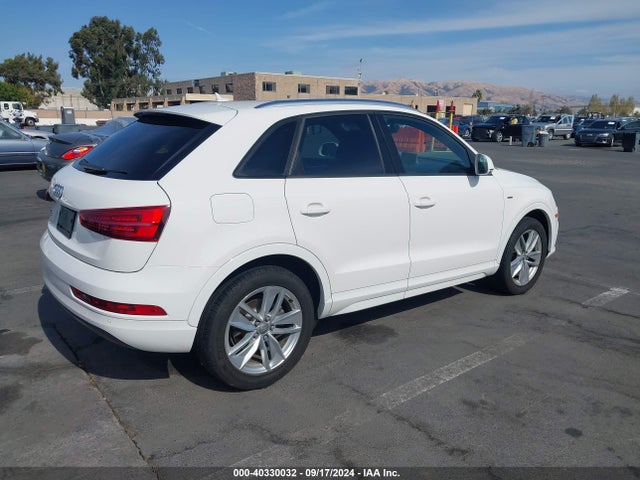 WA1BCCFS9JR007904 Audi Q3 2.0t Premium/2.0t Sport Premium