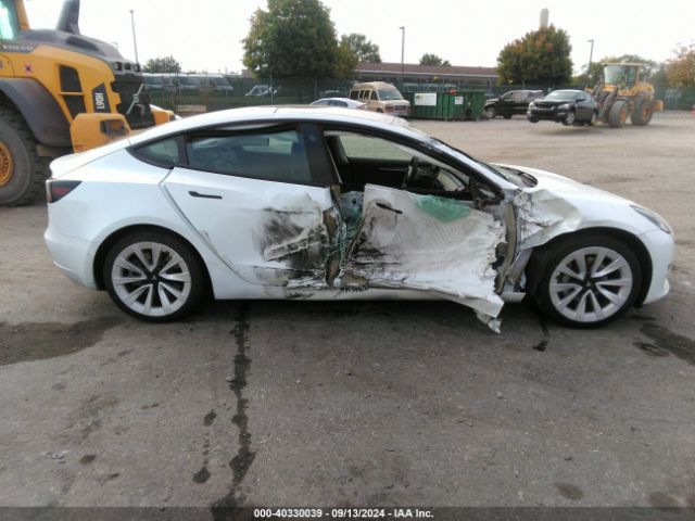 5YJ3E1EA2NF286884 Tesla MODEL 3