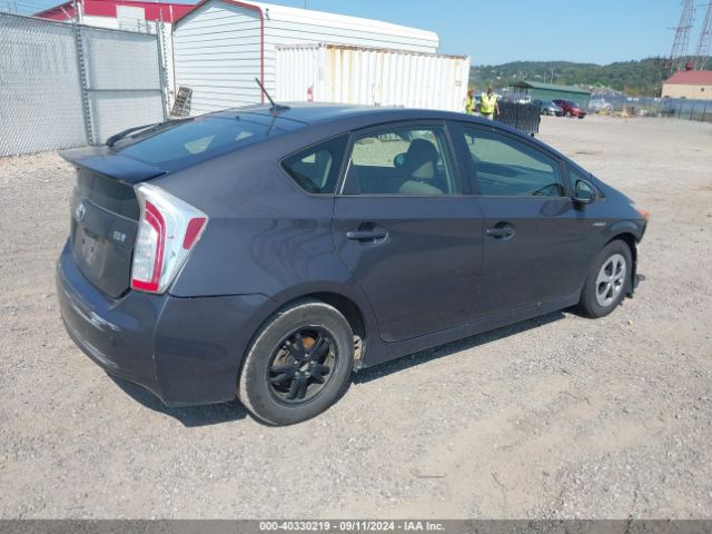 JTDKN3DU0E1736902 Toyota Prius Three